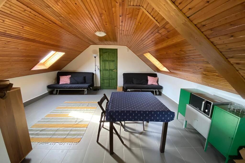 Preshaz A Hegyteton Apartment Pécsely Exterior photo